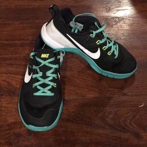 ✨Rare and discontinued Turquoise Nike Metcon✨